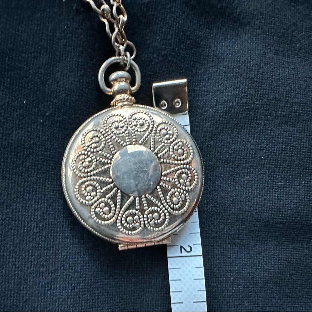 Vintage Avon Victorian Locket with amber gem Chain Necklace Pendant necklace - Picture 11 of 12
